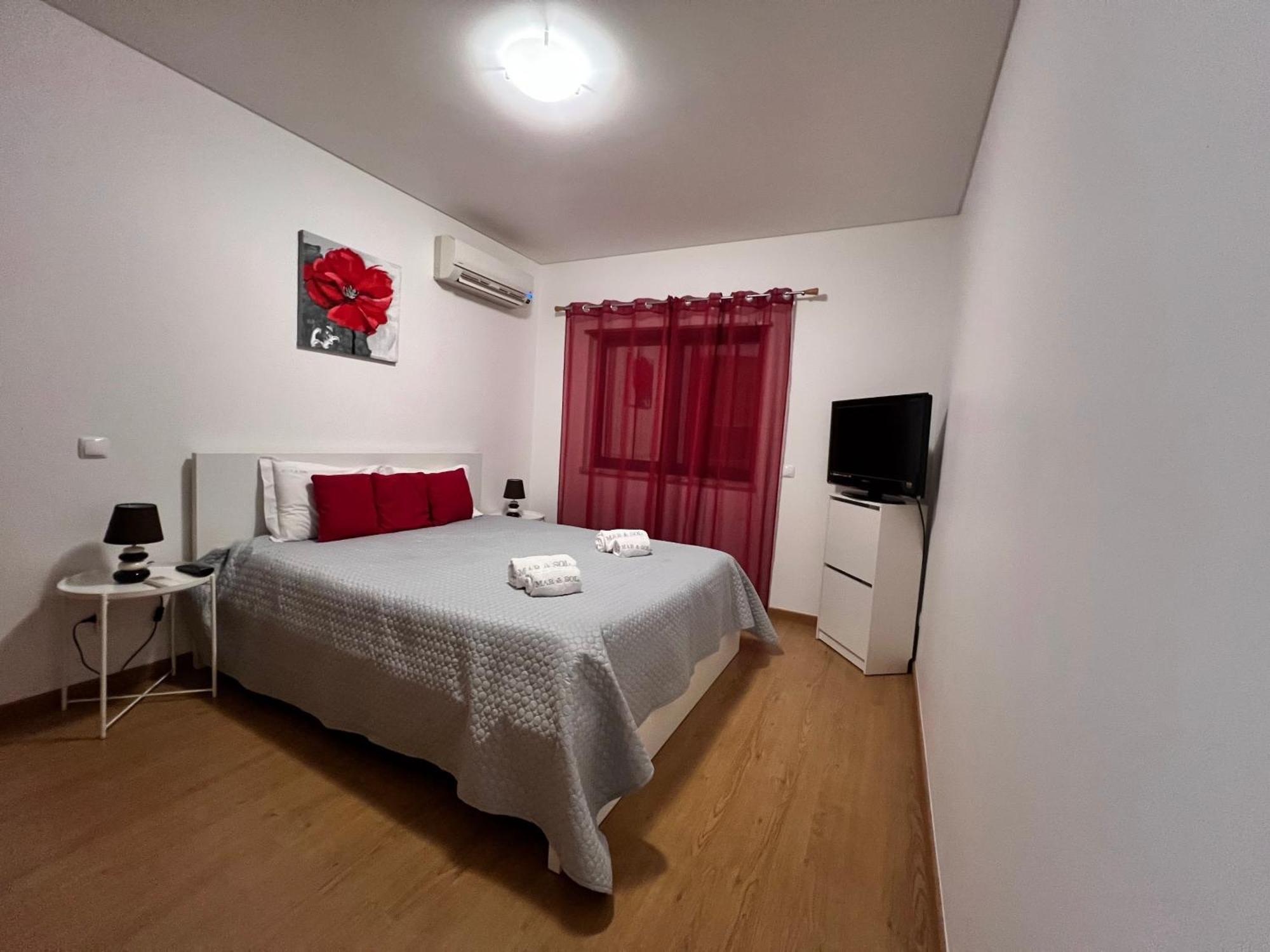 Mar E Sol By T3 Wifi E Estacionamento Apartment Quarteira Exterior photo
